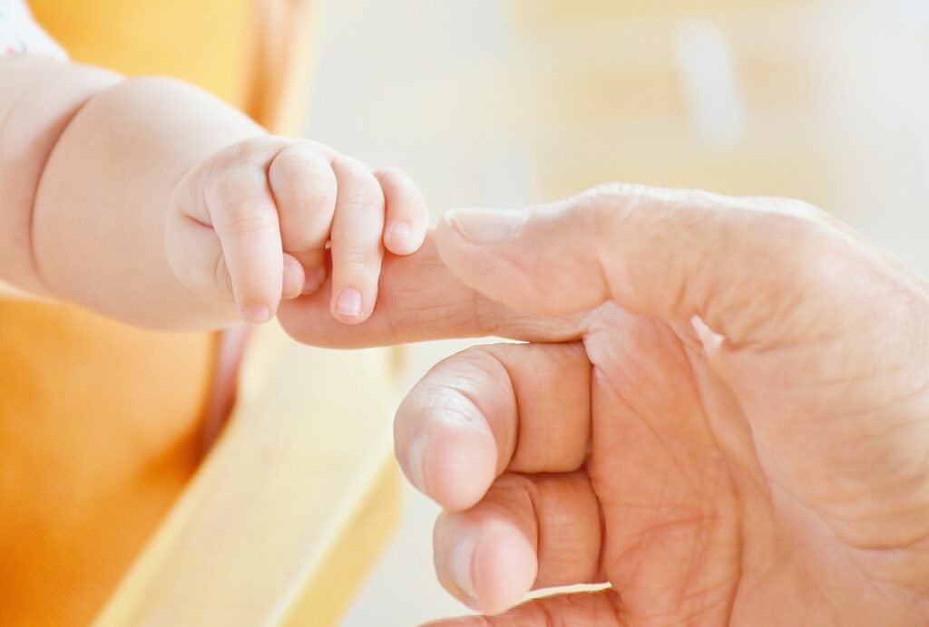 When Should I Start Introducing A Sippy Cup To My Baby? When Should I Start Introducing A Sippy Cup To My Baby?