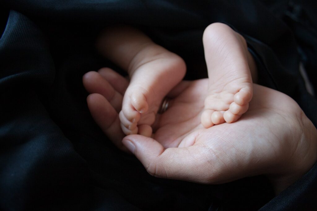 When Should I Start Introducing A Sippy Cup To My Baby? When Should I Start Introducing A Sippy Cup To My Baby?